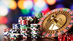 Antarmuka Lucky Twins di aplikasi mobile ugbet88 login dengan dealer dan kartu